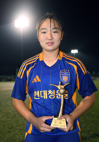 스승은 “황희찬 같다” 제자는 “손흥민이 롤모델”…결승전 해트트릭 ‘중2 득점왕’ 임지혜 주목하라[여왕기]