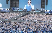 “물폭탄보다 더 뜨거운 함성” 싸이 ‘흠뻑쇼 2025’ 인천서 폭발…지드래곤,로제 깜짝 등장