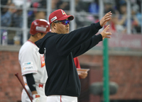 “홈런 2개+투수진 무실점 피칭 덕분”…SSG, ‘리그 1위’ 한화 상대로 짜릿한 ‘위닝’ [SS문학in]