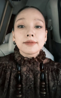 이효리 ‘승려룩’ 패션의 반전…1100만원 고가, 염주는 콘셉트