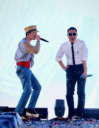 “이번 여름엔 젖어 yo”…지드래곤, 싸이 ‘흠뻑쇼’서 폭발적 시너지