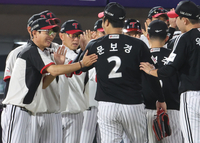 ‘무더위’ 속 주중 3연전 ‘기선 제압’→염갈량 “오스틴 투런 홈런으로 분위기 가져와” [SS사직in]