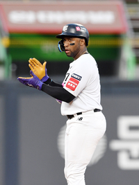 [포토]KT 로하스, 기선제압 2타점 2루타