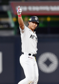 [포토]KT 안현민, 1점 더!