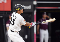 [포토]적시타 치는 KT 안현민