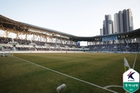 프로축구연맹 ‘양적 팽창’ 집착, 이율배반적 코스프레로 전락한 재정건전화 가치[SS포커스]