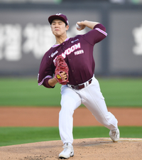 [포토] 정현우 ‘승리를 위한 힘찬 투구’
