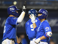 [포토]만루 홈런 하이파이브 나누는 삼성 이재현과 김영웅