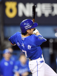 [포토]9회초 역전 만루 홈런 치는 삼성 이재현