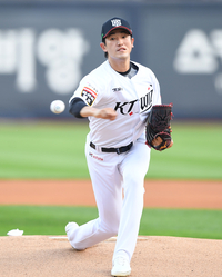 [포토] 역투하는 KT 선발 고영표