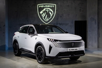 푸조, 더 이상의 추락은 없다…‘올 뉴 3003 하이브리드’로 반등 노린다 [SS현장]