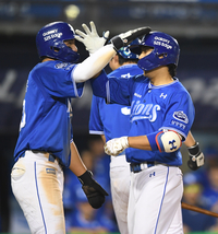 [포토]이재현의 만루 홈런을 축하하는 김영웅