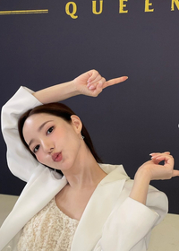 박민영, ‘인간 비타민’ 매력 폭발...‘컨피던스 퀸‘으로의 화려한 변신 예고!