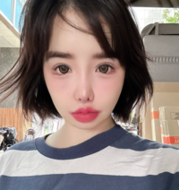 셀카 올린 박봄, 또 보정? 옷도 울고 팬도 운다 [★SNS]