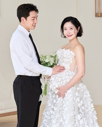 레이디제인, 3차 시험관 시술 끝에 쌍둥이 딸 엄마 됐다!