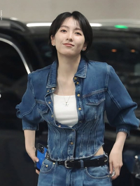 된장이’ 주연 카라 강지영, 센스 넘치는 청청패션