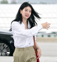 수지의 절제된 ‘시크美’…풀샷 런웨이 어땠나?