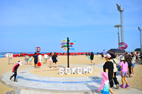 속초시, 해수욕장 개장 후 첫 주말 ‘하루 1만 3천여 명’ 찾아