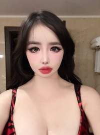 “이젠 무보정 사진이 궁금해”…박봄, 아찔 셀카로 과감한 노출