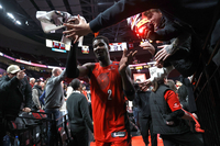 에이튼 영입→‘빅맨’ 갈증 해소한 레이커스, 다음 목표는 ‘수비 보강’ [SS시선집중]