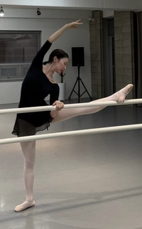 주현영, 유연하고 늘씬한 몸매 뽐내며 발레 삼매경