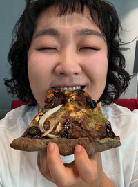 이수지가 공개한 웃음-칼로리 폭탄 ‘여배우 식단’... “식단 관리 중?”