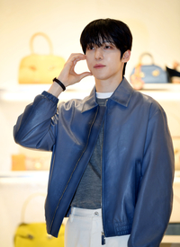 뷔→박서준·최우식까지...‘우가팸’ 완전체 모였다 [★SNS]