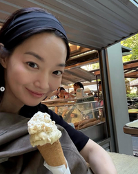 ‘김우빈♥’ 신민아, 프라하에서 전한 힐링 일상…차기작 ‘재혼 황후’ 기대감↑