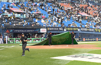 [포토]우천으로 중단된 키움-LG 잠실 경기