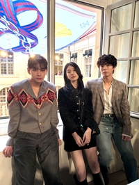 뷔가 공개한 수지-박보검과의 사진, 파리에서 급 결성된 국보급 K-유닛