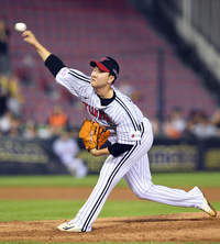 [포토]시즌 6세이브 수확하는 LG 유영찬