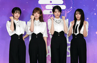 QWER “우리 미래 까마득했지만, 달려오니 서가대 위에 서 있었다” [서울가요대상 특집 인터뷰]