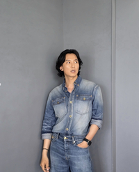 배우 김남길, 청청패션으로 뽐낸 세련된 매력