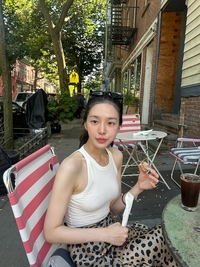 박규영, 뉴욕서 뽐낸 청순+자연미…여유로운 근황 [★SNS]