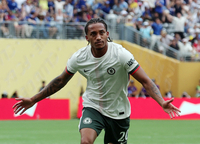 친정 상대 환상 2골 작렬 후 ‘노 세리머니’ 첼시에 최소 411억 선물한 주앙 페드로