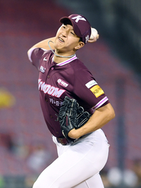 [포토]키움 주승우, 1이닝 무실점 시즌 13세이브