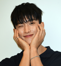 세븐틴 도겸, 여심을 저격하는 윙크! [포토]