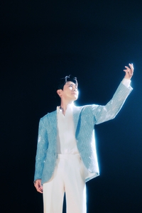 “4관왕의 자태, 눈부셔”…영탁, ‘주시고’ 2차 포토 공개됐다