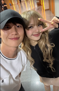 블랙핑크 리사, 정해인과 다정한 셀카