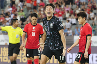 선발 ‘전원’ 교체+‘강상윤·이호재 데뷔골’ 홍명보호, 홍콩 2-0 제압했지만…두 줄 수비에 고전, 내용은 만족스럽지 않았다[현장리뷰]