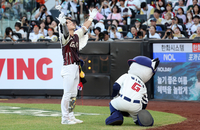 올스타전 수놓은 재치 넘치는 ‘퍼포먼스’…베스트 퍼포먼스상은 롯데 전민재 [SS시선집중]