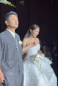 김대희, 김지민 父 역할 대신했다…손잡고 버진로드 입장