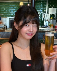 맥주를 부르는 장원영의 미소…‘청량함에 빠져든다’