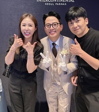 신지, 결혼 앞둔 예비신부의 여유있는 미소인증샷…‘준호 오빠♥지민이’