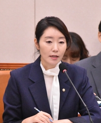 강선우, “보좌진 갑질 논란에…. 심심한 사과드린다”