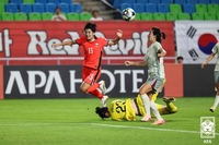 한국땅에 등장 ‘극우논란 기업 A보드’…동아시안컵의 냉혹한 현실 [SS포커스]