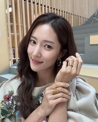 항공사 저격한 왕빛나, 비판 의식했나…하루 만에 ‘엄지 척’ 글 수정