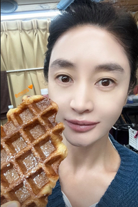 엄정화의 특별한 응원, 김혜수 “고맙습니다” 간식차 인증