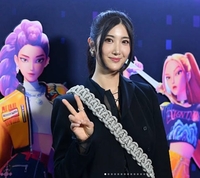 ‘294편 전설’ 신영균 외손녀…넷플 1위 주인공 ‘루미’