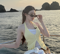 아이들 슈화, 청명한 미모로 바다를 물들이다